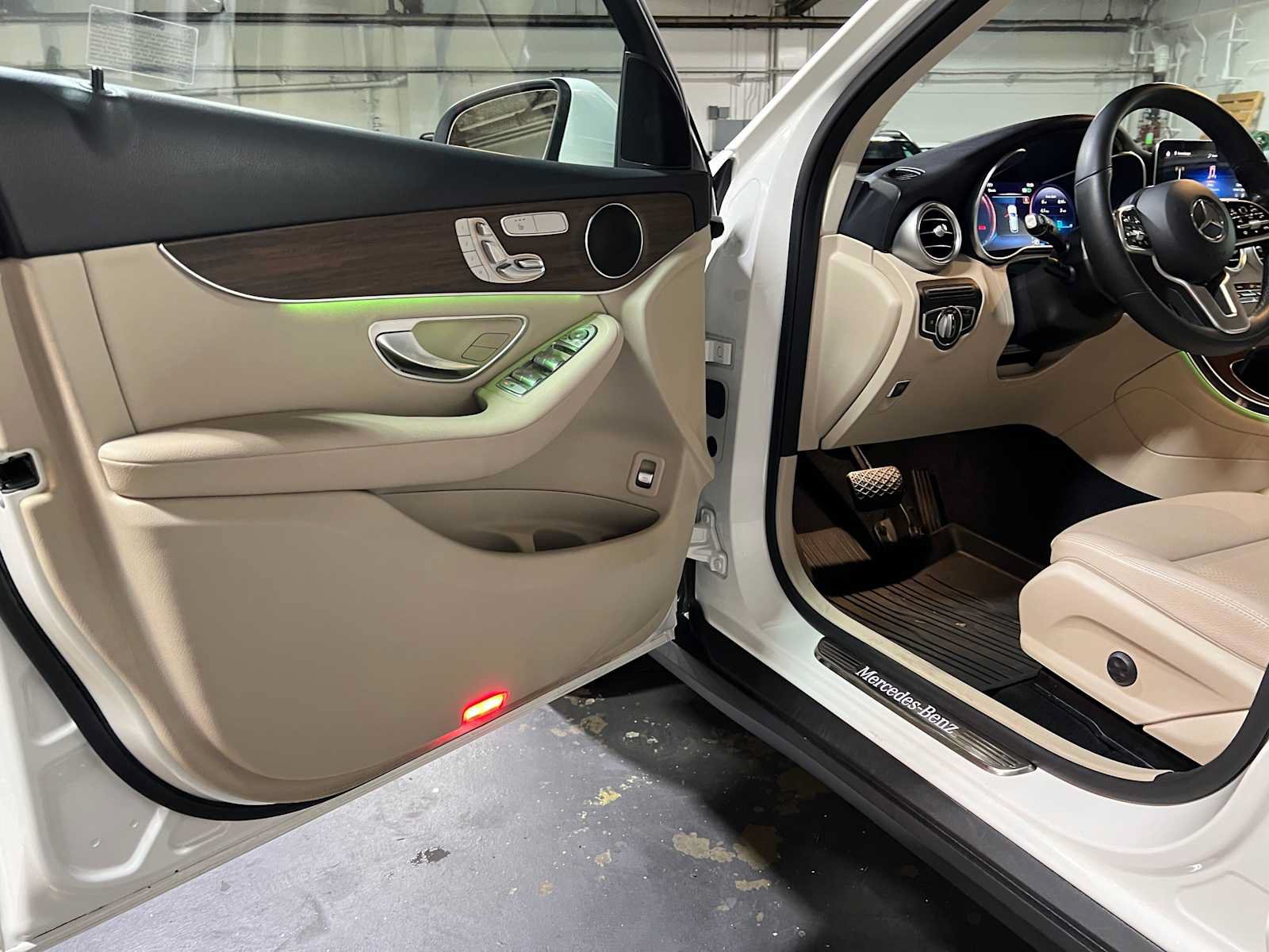 Used 2022 Mercedes-Benz GLC 300 4MATIC image 21