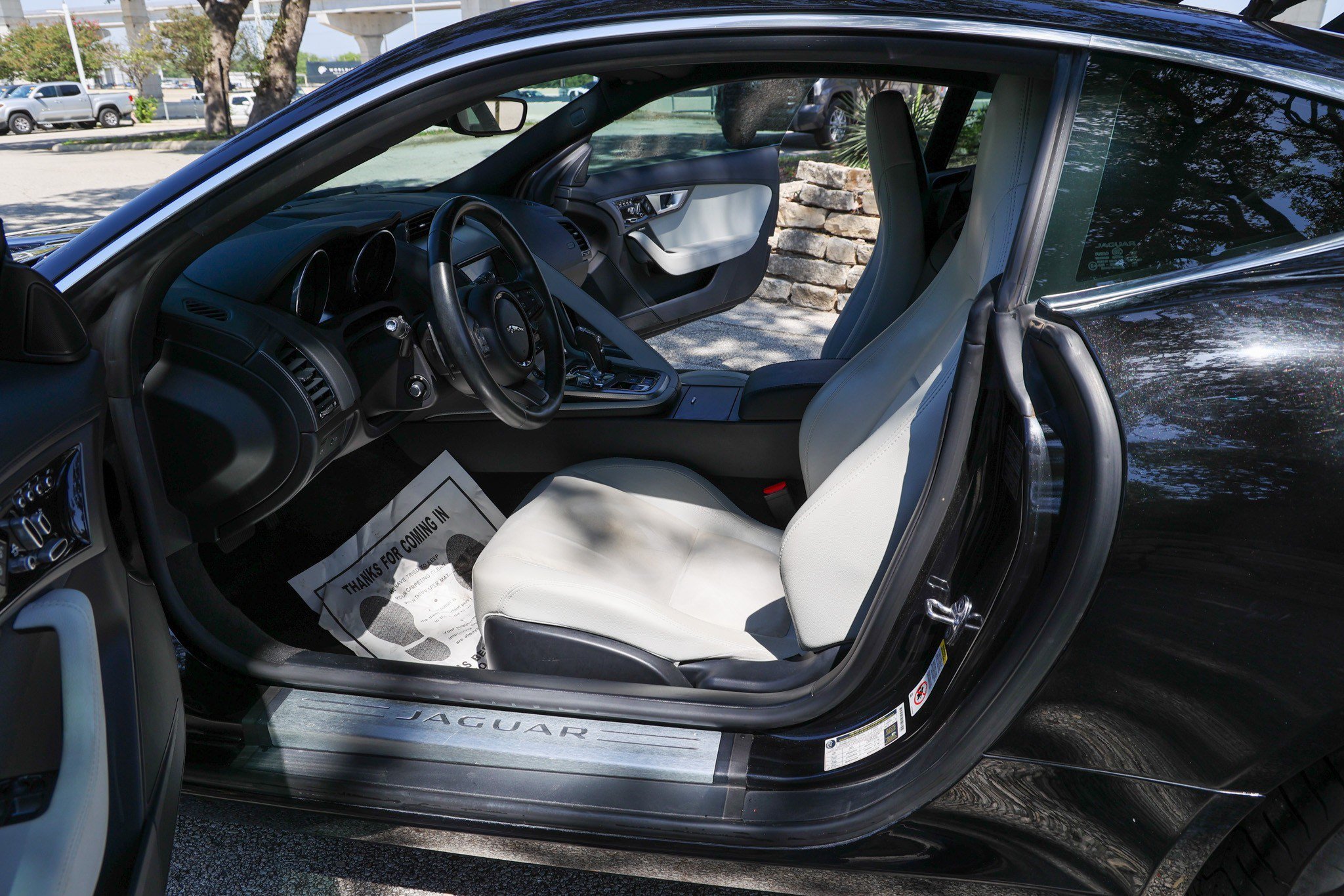 Used 2016 Jaguar F-TYPE Coupe RWD image 31
