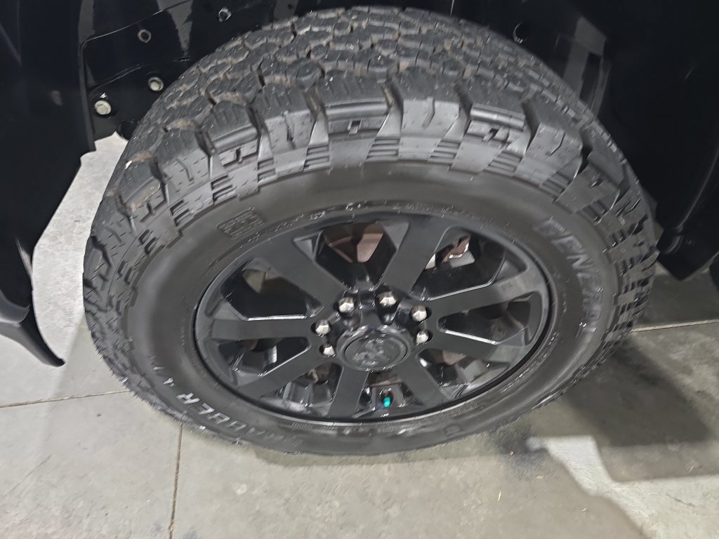 Used 2024 RAM 2500 Big Horn w/ Night Edition AWD/4WD image 10