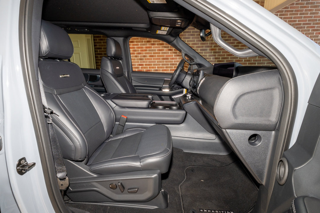 New 2025 Ford Expedition Platinum w/ Stealth Performance Package image 30