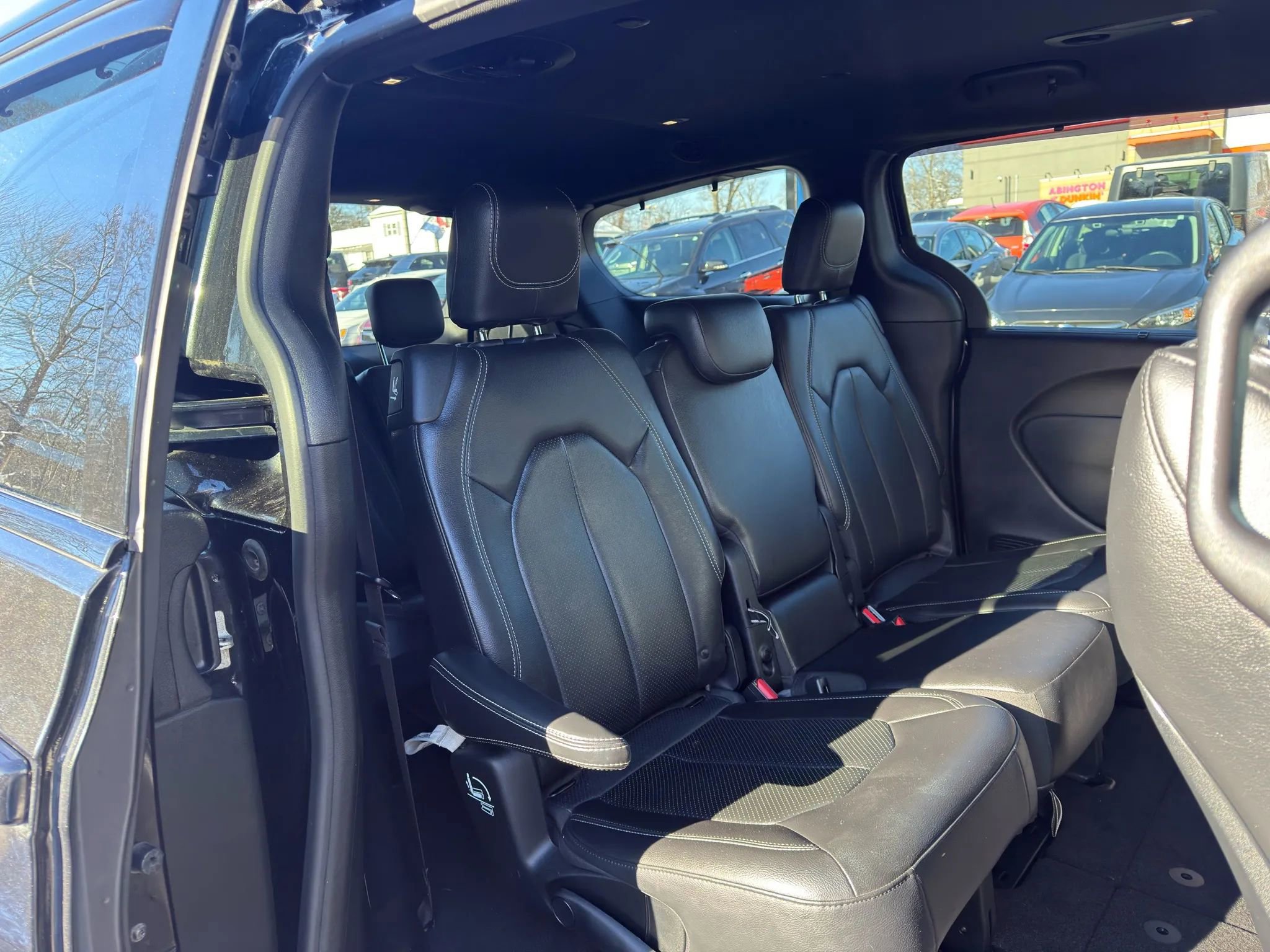 Used 2019 Chrysler Pacifica Touring-L w/ S Appearance Package image 22