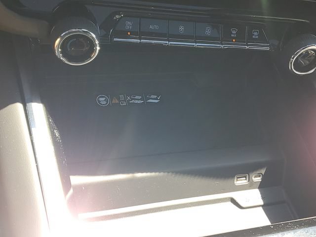 New 2026 Chevrolet Tahoe High Country w/ LPO, Illumination Package AWD/4WD image 32
