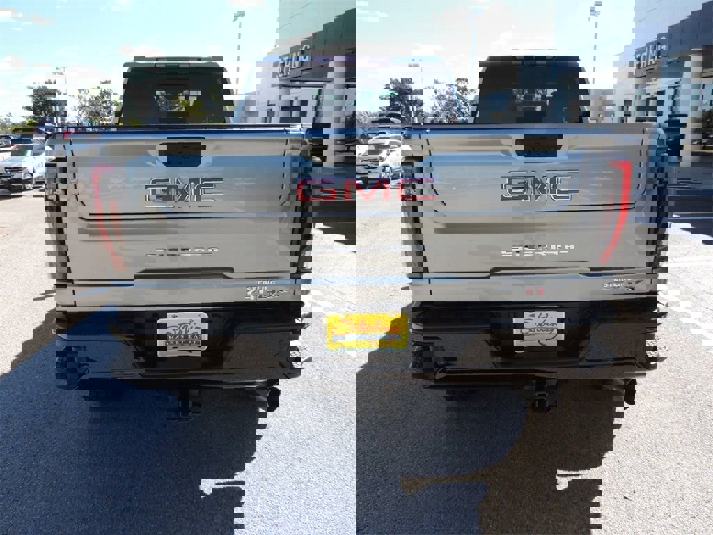 Certified 2025 GMC Sierra 2500 AT4X image 6