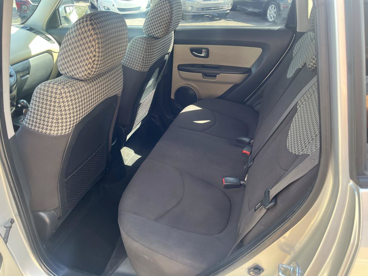 Used 2013 Kia Soul ! FWD image 23