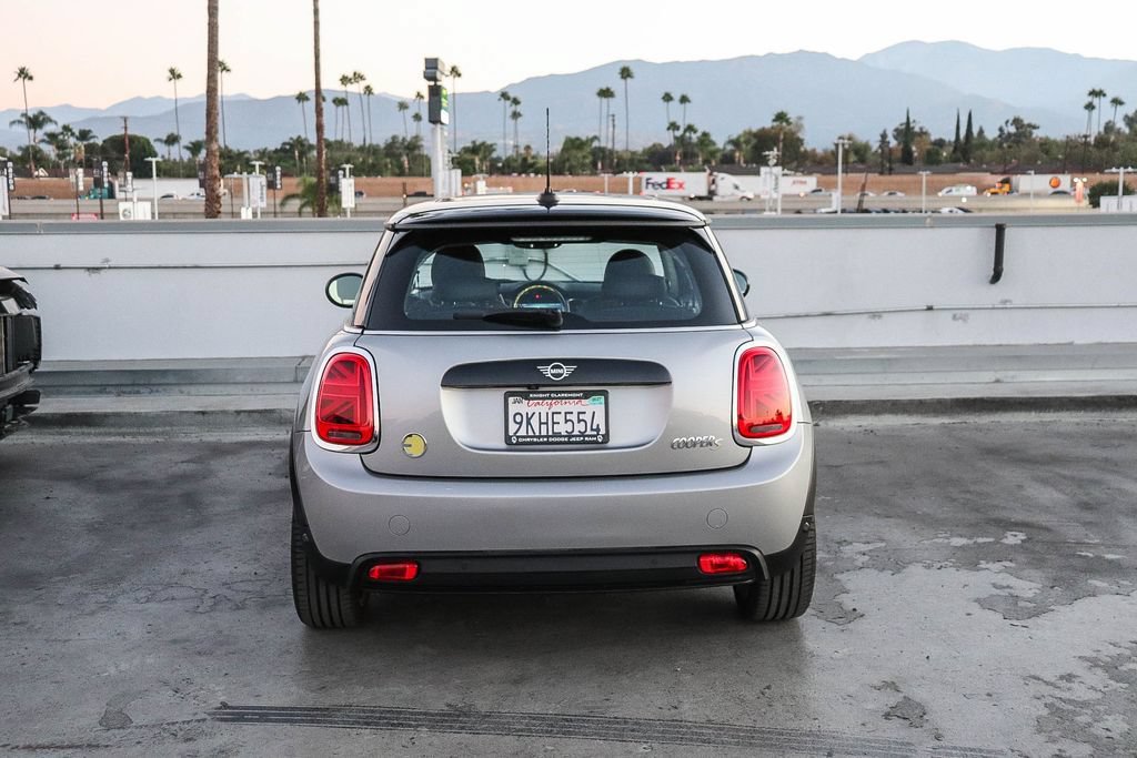 Used 2024 MINI Cooper SE FWD image 8