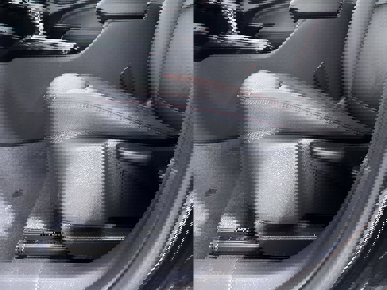 Used 2025 Chevrolet Trax RS w/ Driver Confidence Package image 13