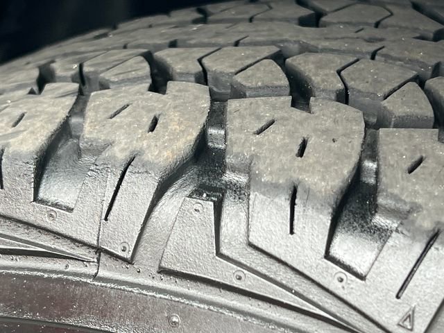 Used 2023 Jeep Cherokee Trailhawk AWD/4WD image 8
