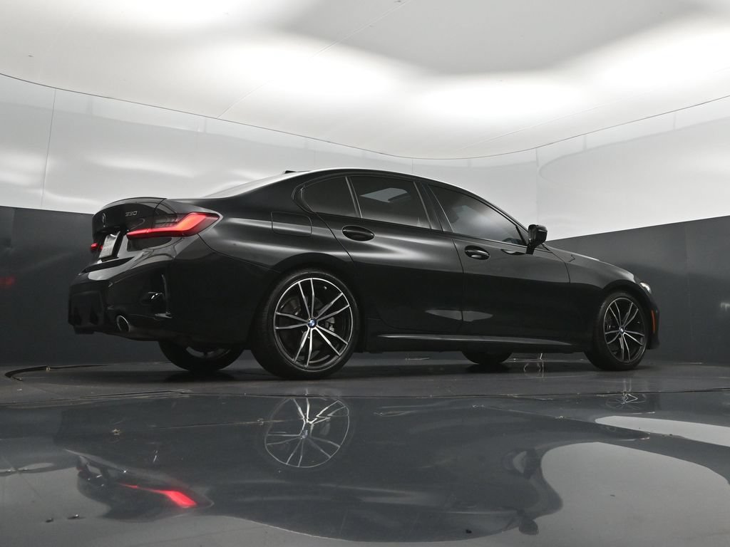 Used 2024 BMW 330i Sedan w/ M Sport Package RWD image 42