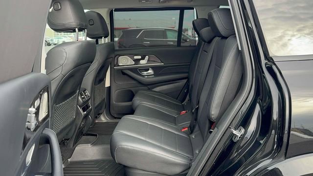 Used 2023 Mercedes-Benz GLS 450 4MATIC image 10