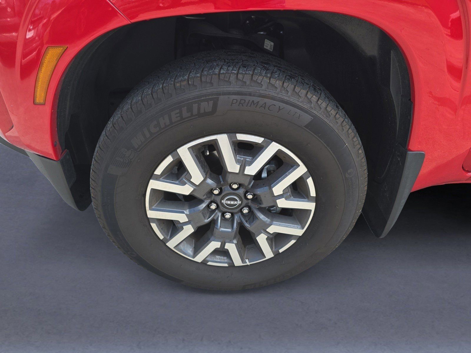 Used 2024 Nissan Frontier SL image 29