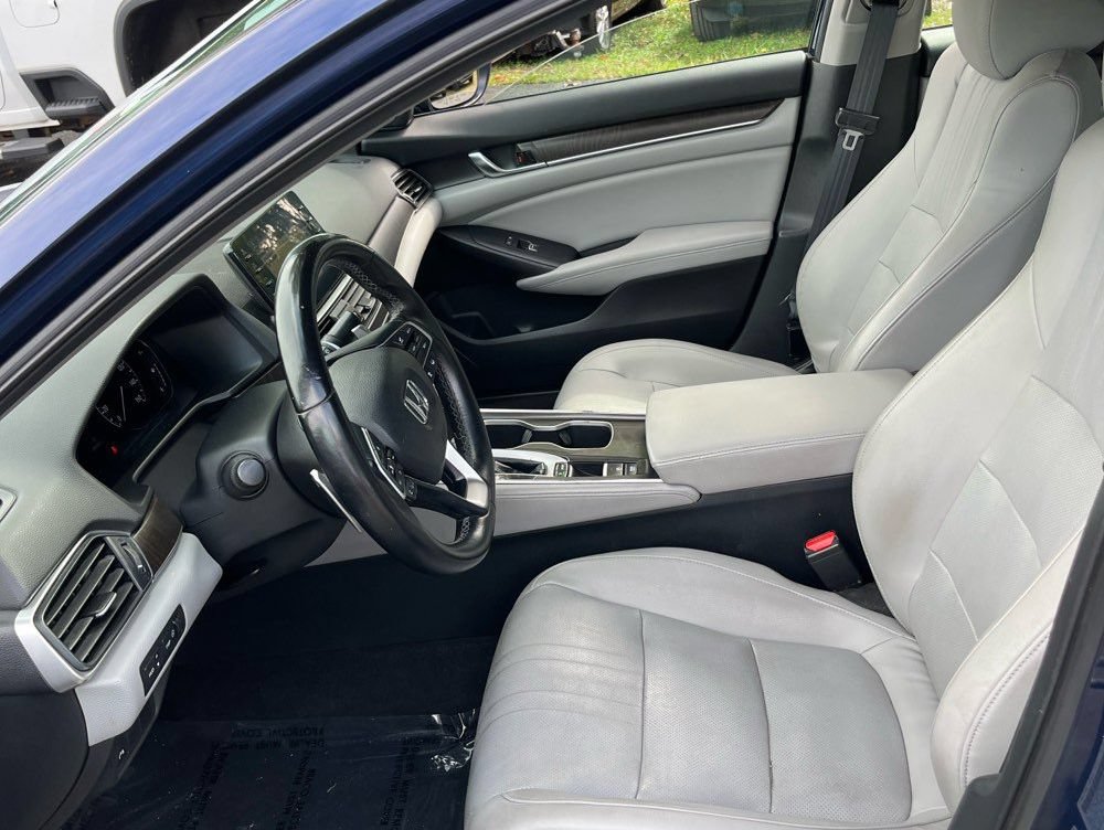 Used 2018 Honda Accord Touring image 5