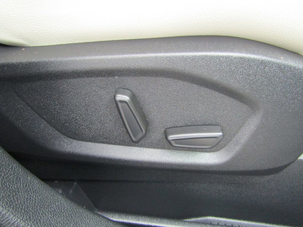 Used 2024 Ford Edge Titanium w/ Equipment Group 301A AWD/4WD image 39