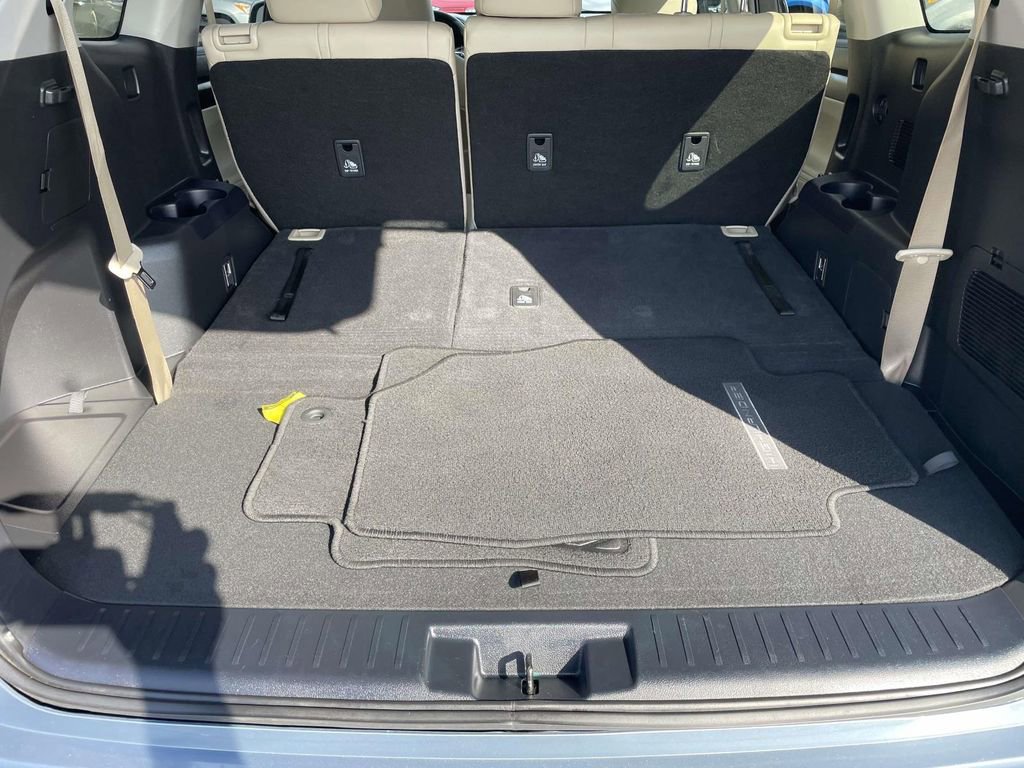 Used 2023 Toyota Highlander XLE image 48