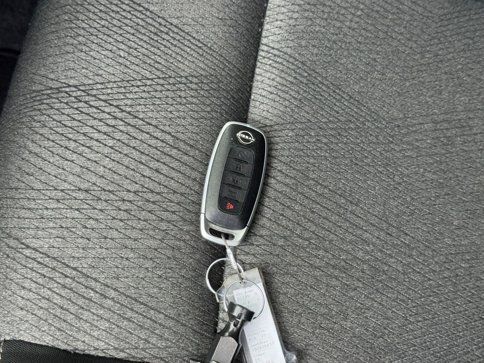 Used 2025 Nissan Rogue SV FWD image 21
