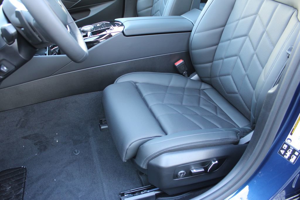 New 2026 BMW 530i xDrive image 24