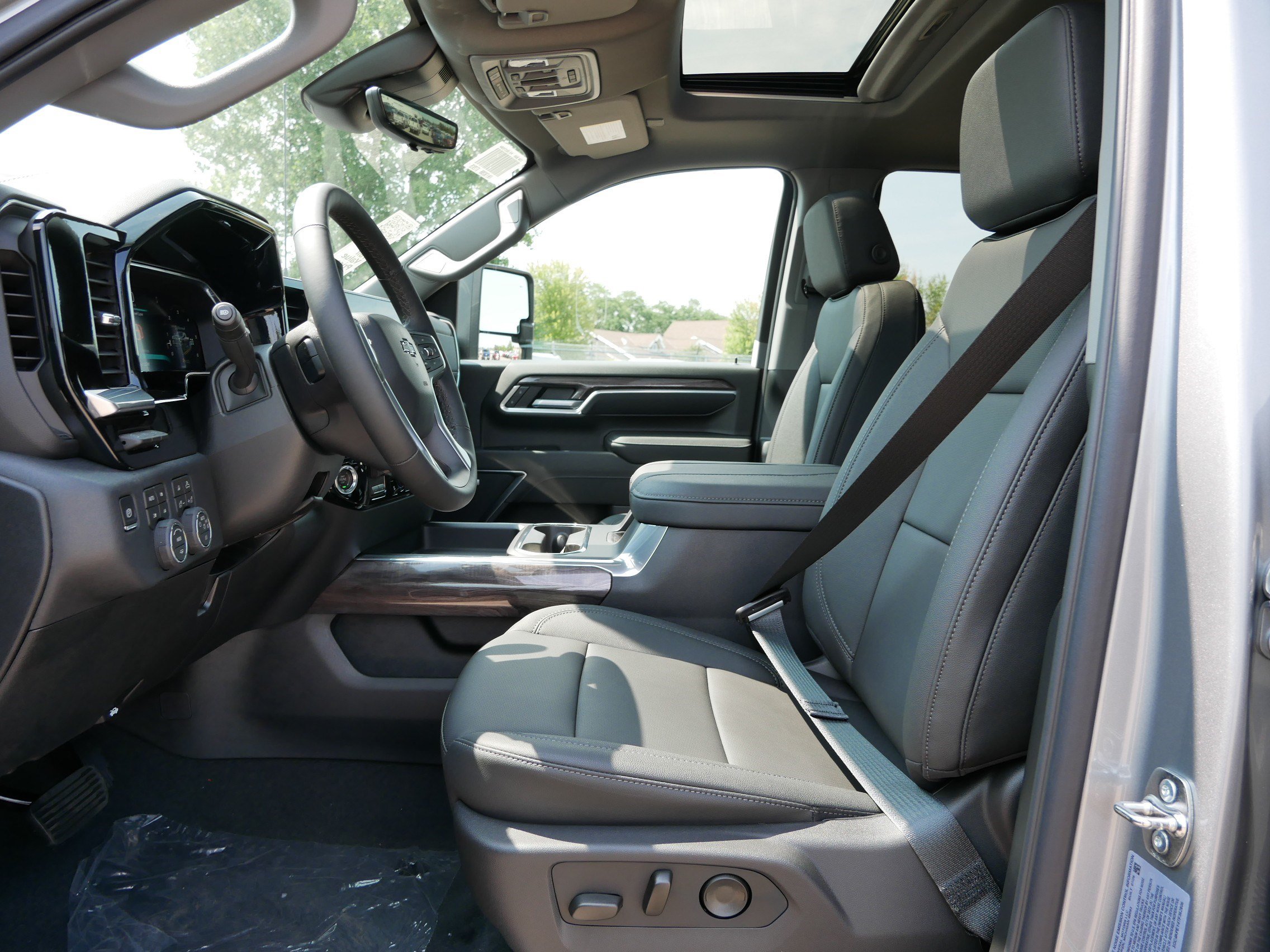 New 2026 Chevrolet Silverado 2500 LTZ w/ LTZ Plus Package AWD/4WD image 11