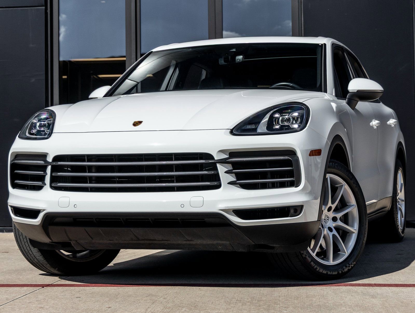 Used 2023 Porsche Cayenne image 1