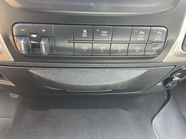 Used 2018 RAM 3500 SLT w/ Luxury Group AWD/4WD image 30