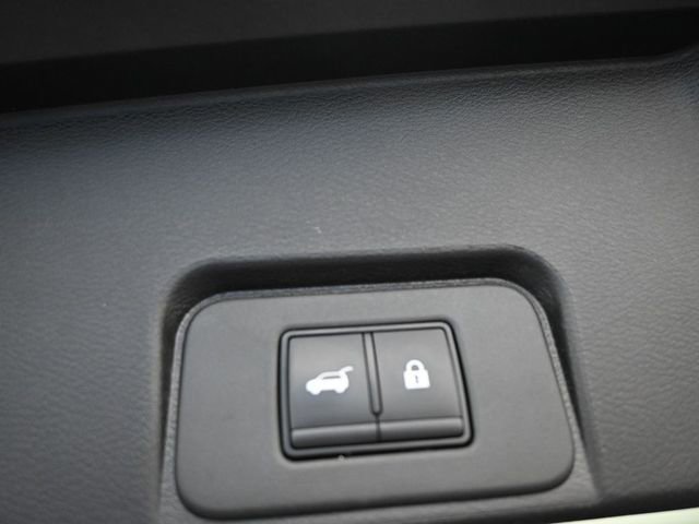Used 2025 Nissan Rogue SV FWD image 9