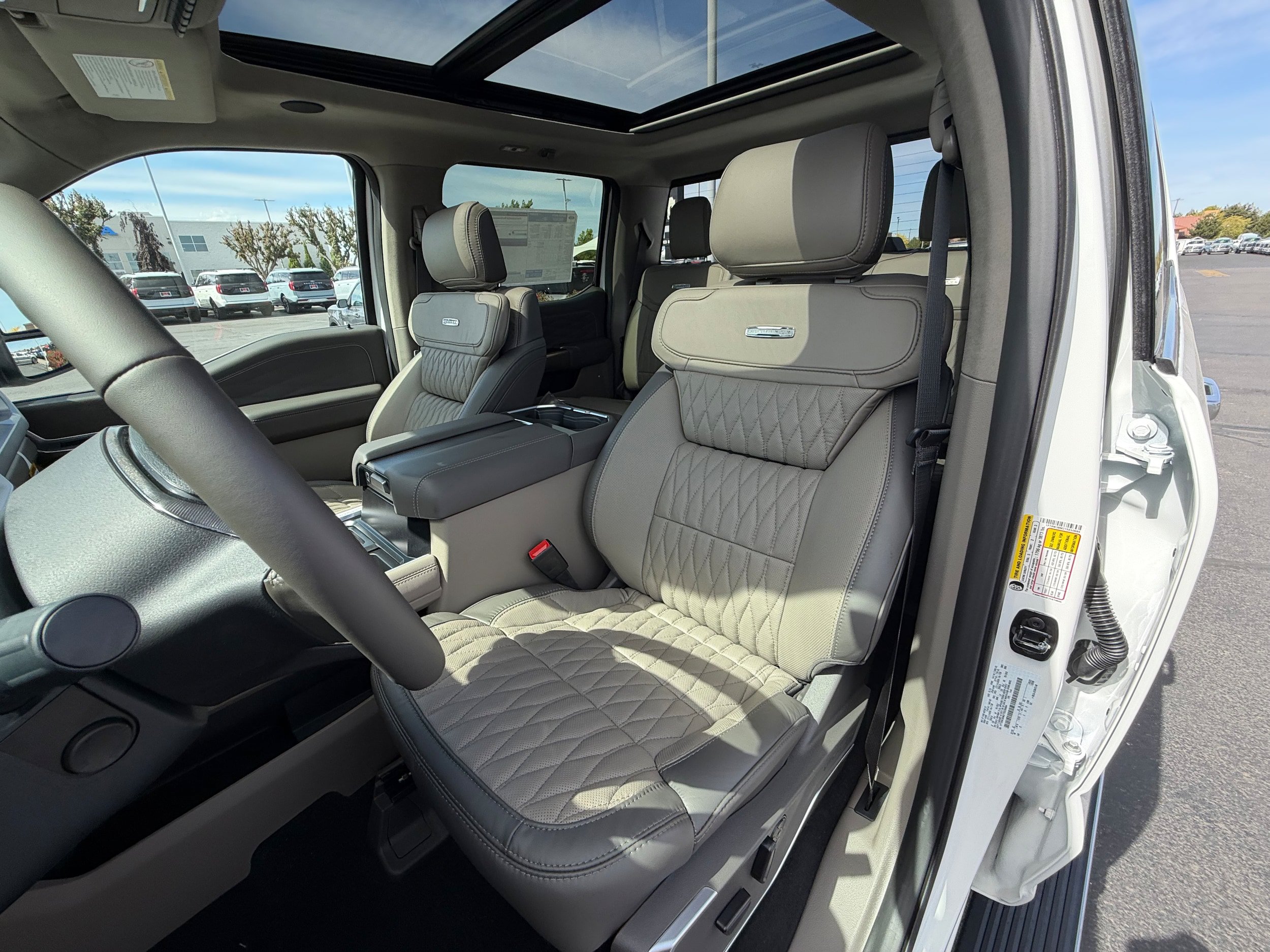 New 2026 Ford F350 Platinum w/ Platinum Plus Package AWD/4WD image 12