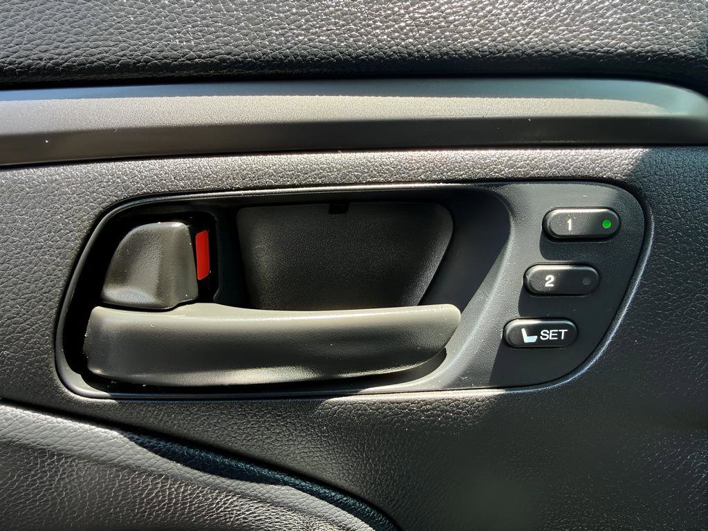 Certified 2025 Honda Passport EX-L image 25