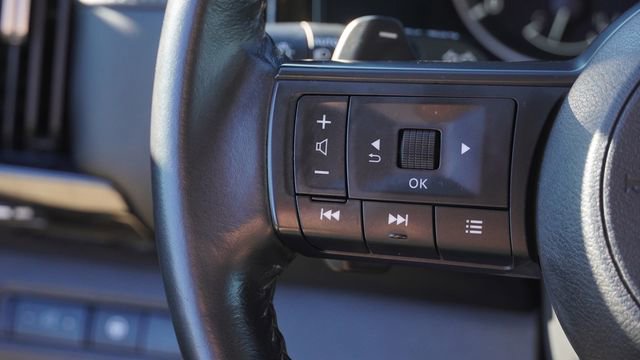 Used 2024 Nissan Pathfinder SV image 31