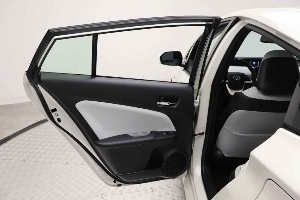 Used 2018 Toyota Prius Four FWD image 21