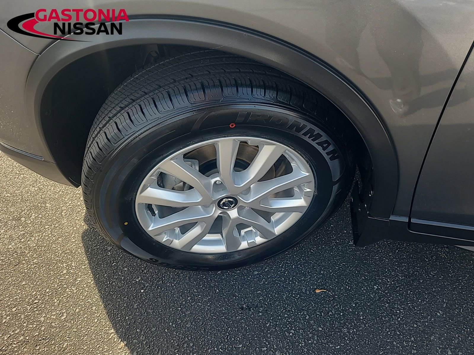 Used 2020 Nissan Rogue SV image 18