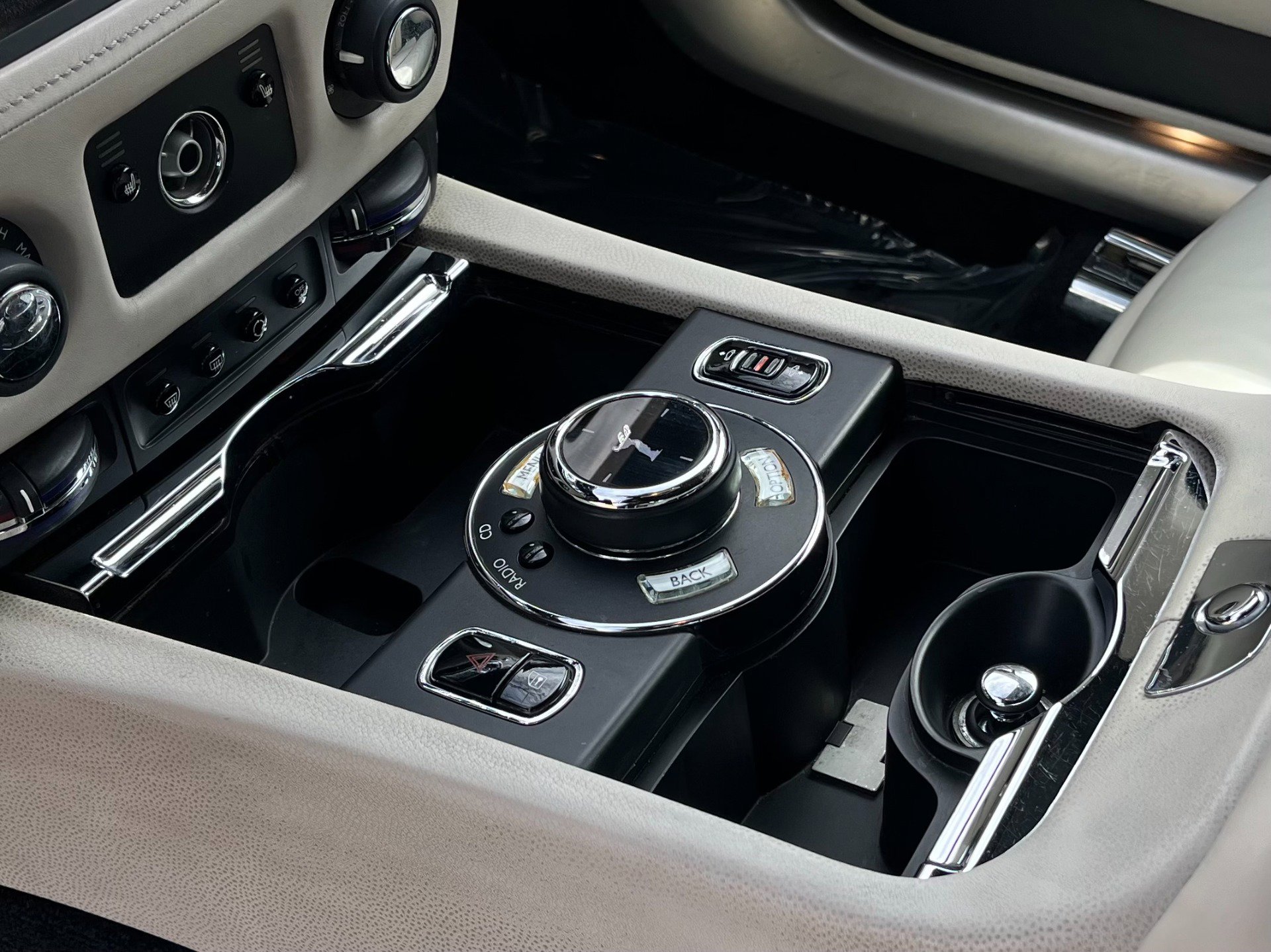 Used 2016 Rolls-Royce Wraith image 58