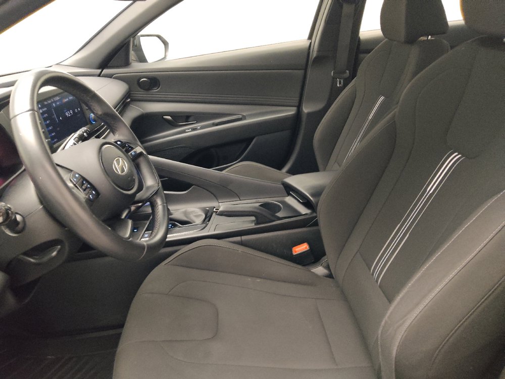 Used 2025 Hyundai Elantra Sport FWD image 17