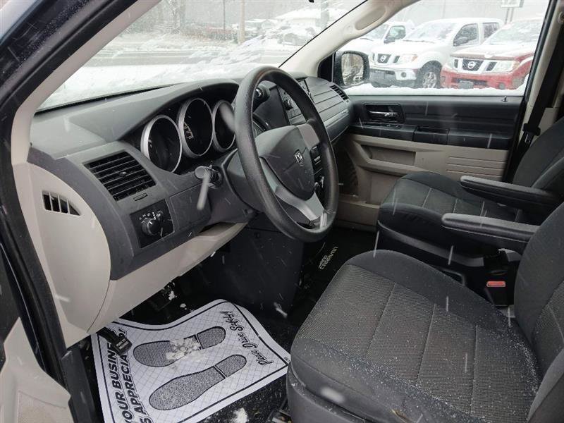 Used 2009 Dodge Grand Caravan SE image 12