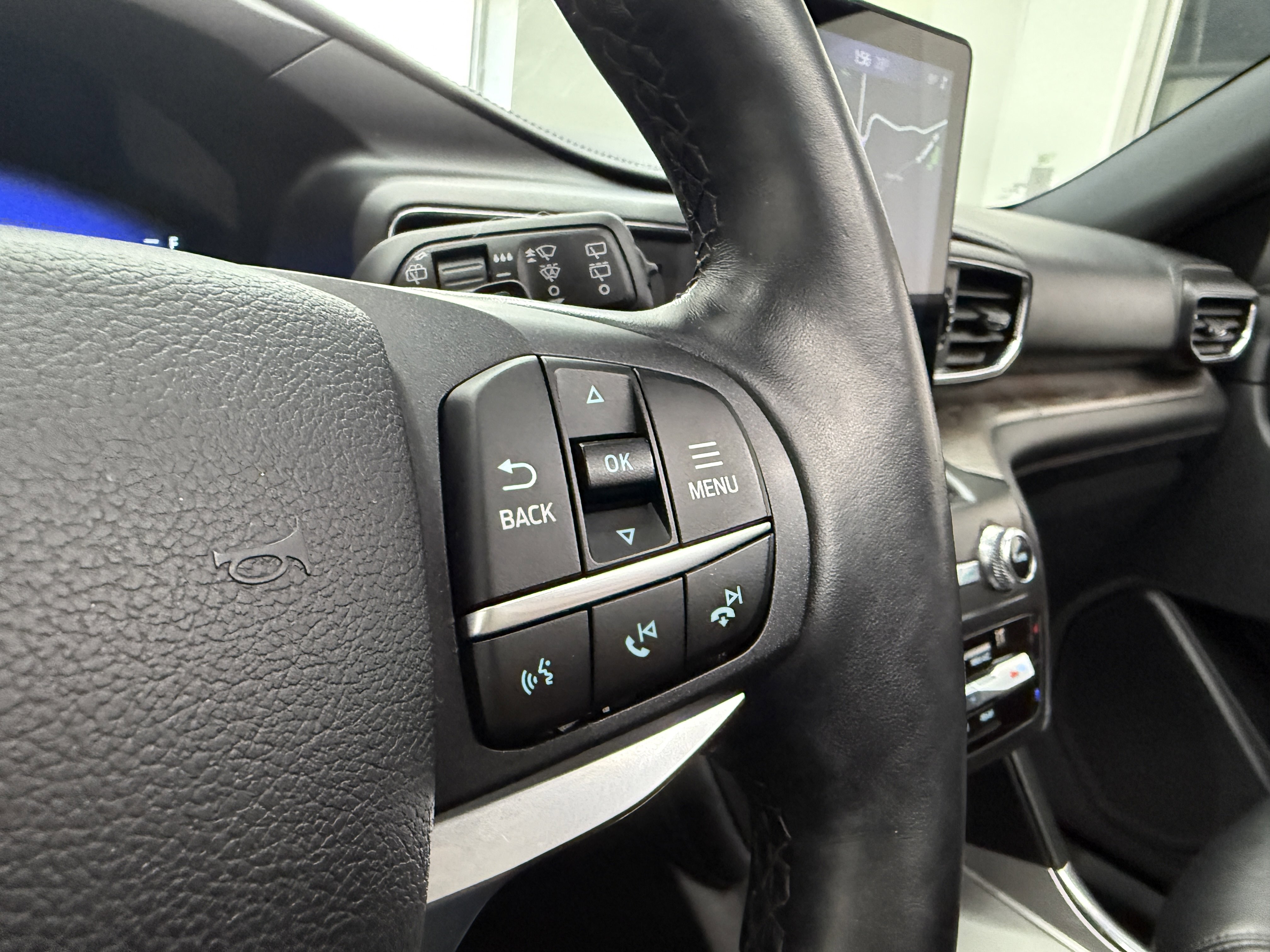 Used 2020 Ford Explorer Platinum image 19