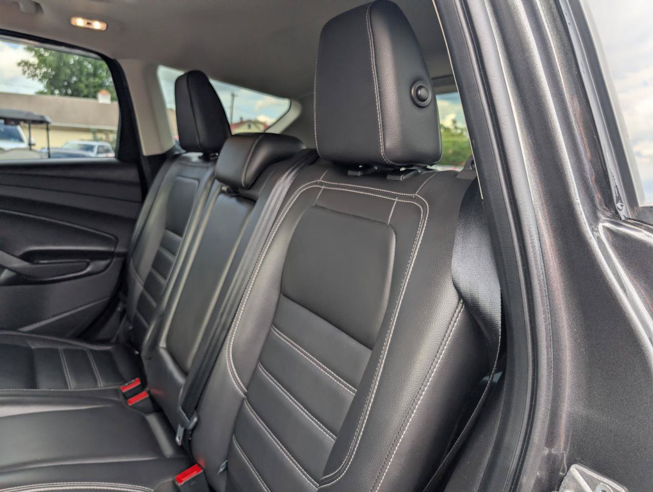 Used 2019 Ford Escape Titanium AWD/4WD image 34