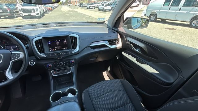 Used 2023 GMC Terrain SLE w/ Driver Convenience Package AWD/4WD image 27
