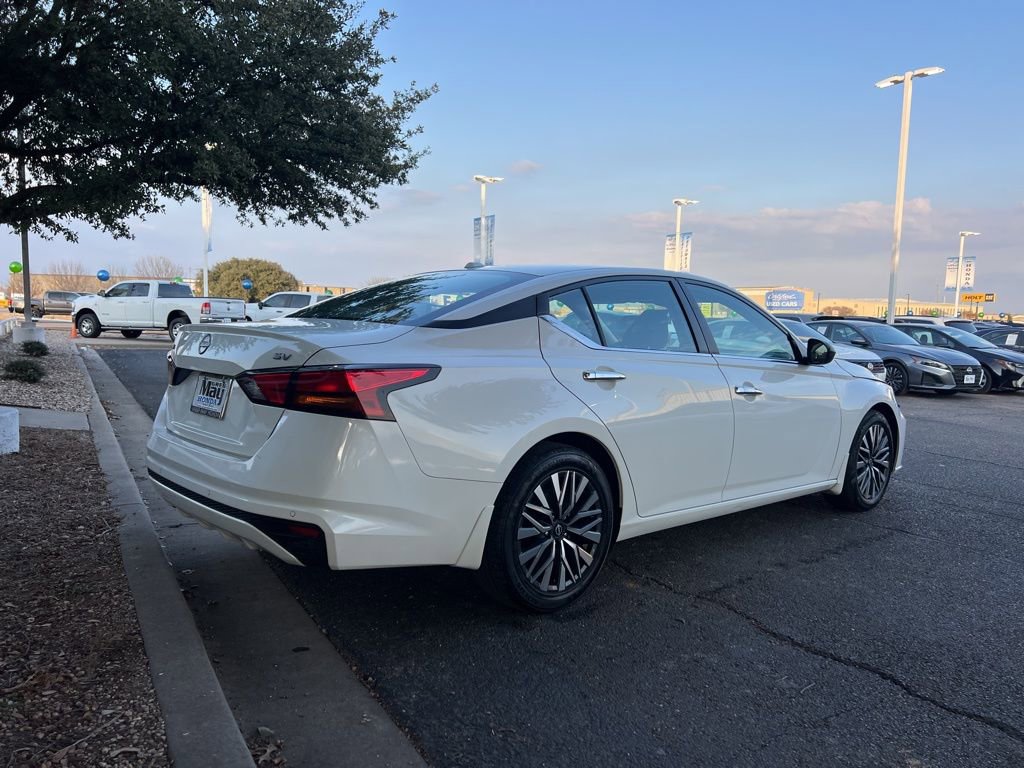 Used 2024 Nissan Altima 2.5 SV image 7