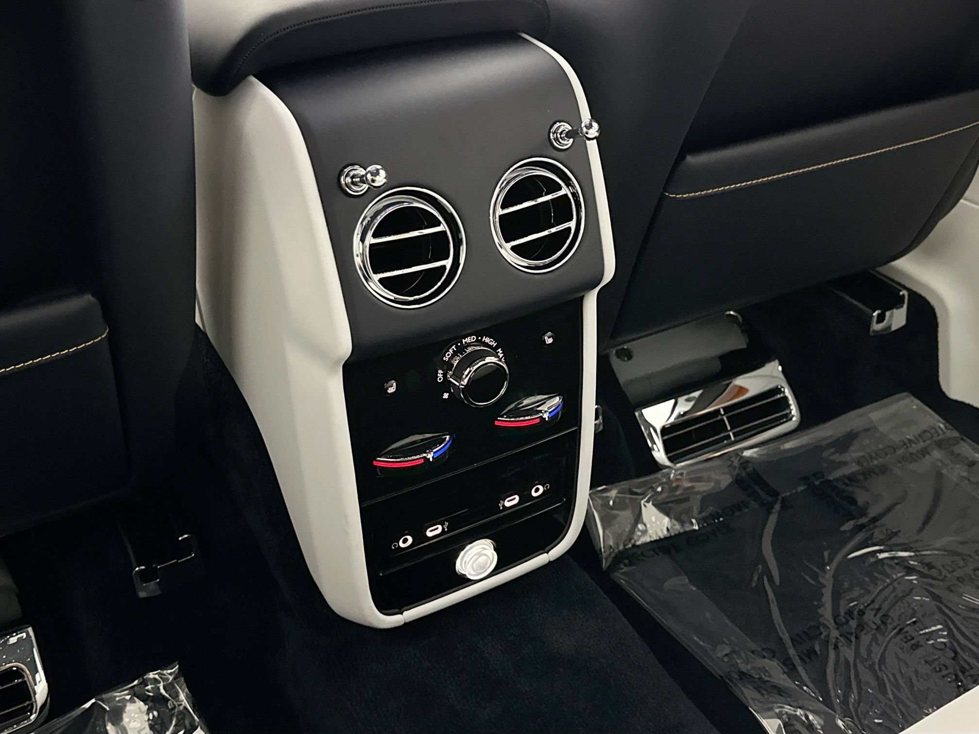 New 2027 Rolls-Royce Cullinan AWD/4WD image 25