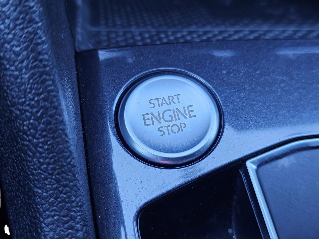 Used 2021 Volkswagen Tiguan SE R-Line image 26