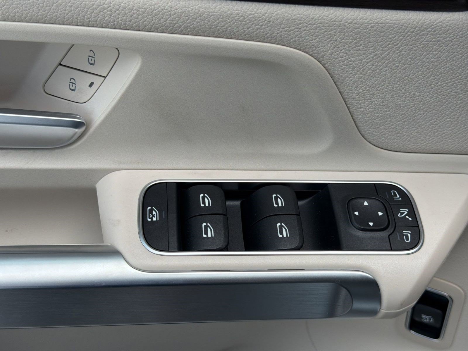 Used 2026 Mercedes-Benz GLB 250 image 19