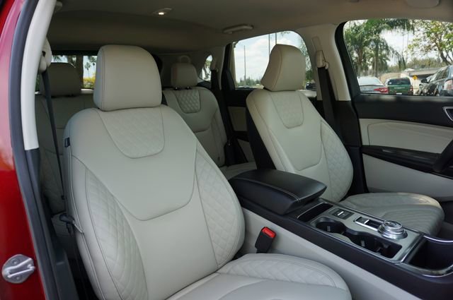 Certified 2023 Ford Edge Titanium image 2