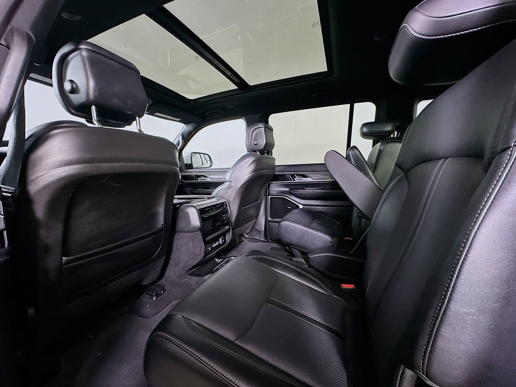 Used 2022 Jeep Wagoneer Series III w/ Premium Group I image 13