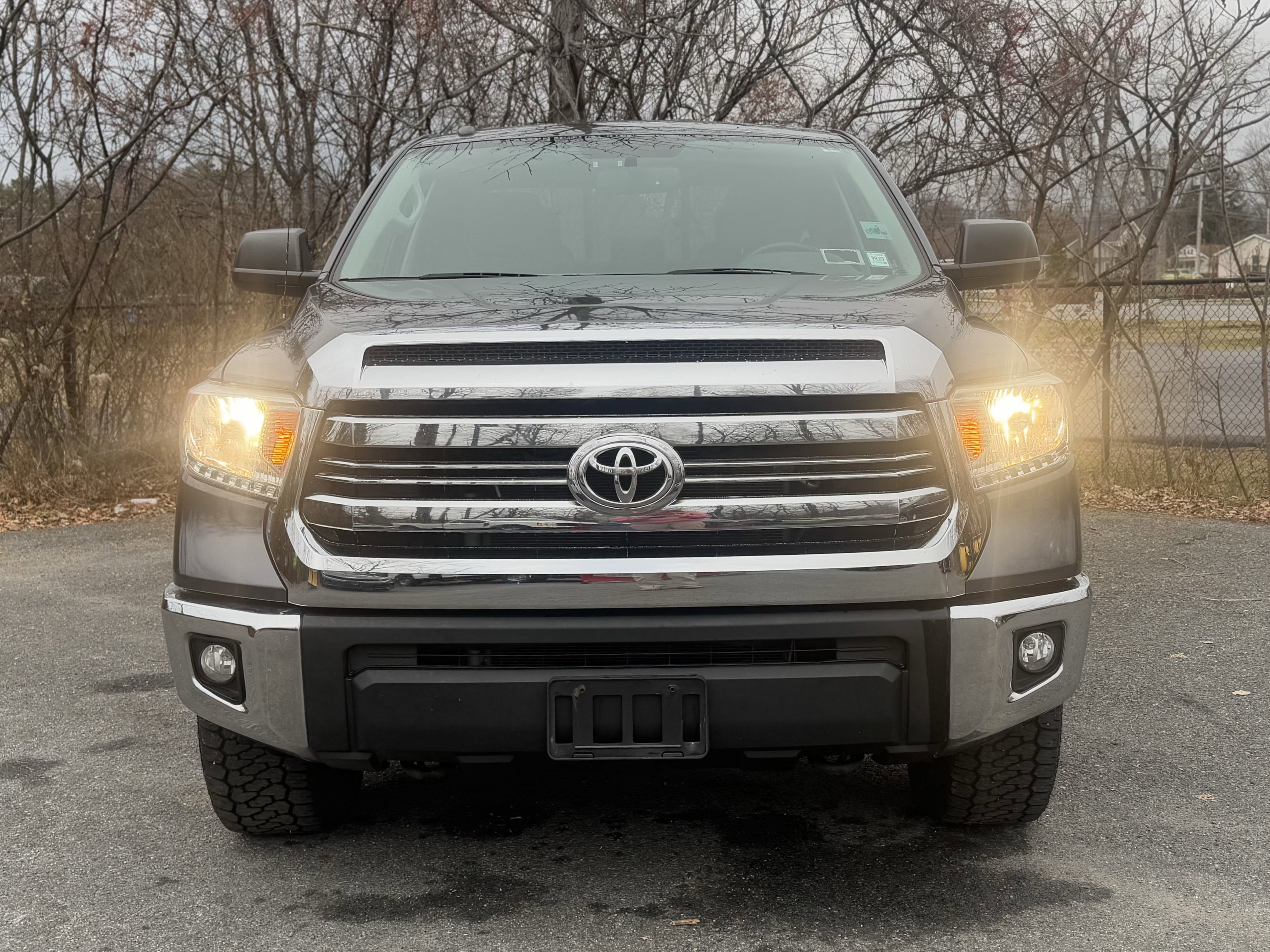 Used 2017 Toyota Tundra SR5 image 9