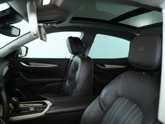 Used 2018 Maserati Levante S GranLusso image 21
