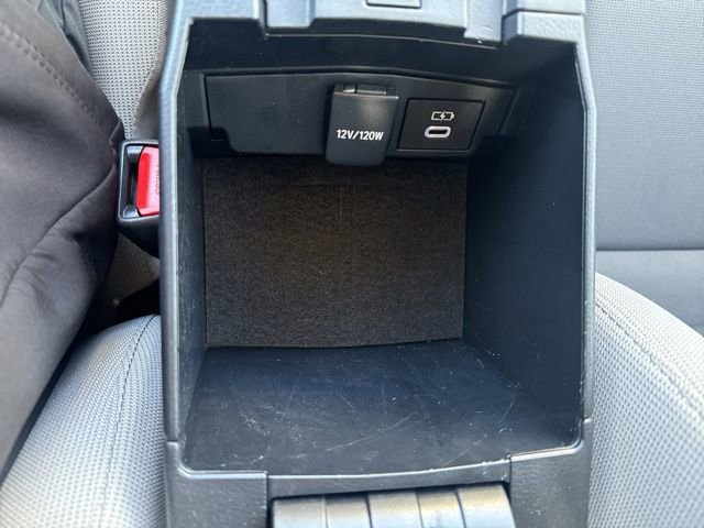 Used 2025 Toyota Corolla LE image 27