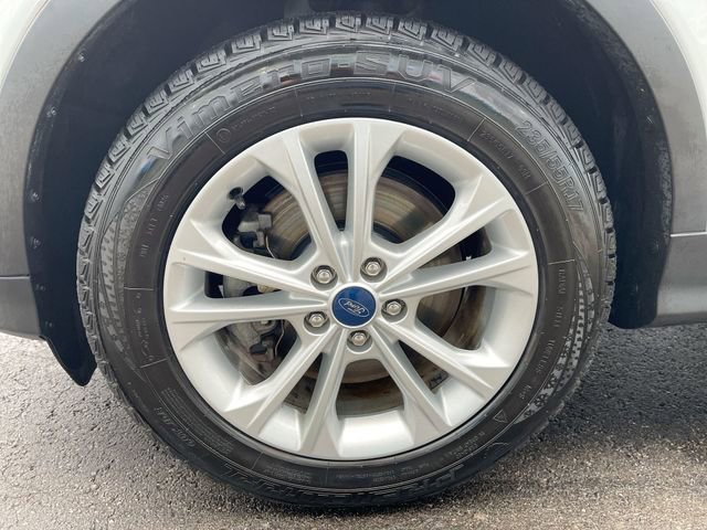 Used 2019 Ford Escape SEL image 31