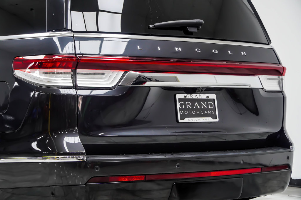 Used 2024 Lincoln Navigator Premiere AWD/4WD image 17