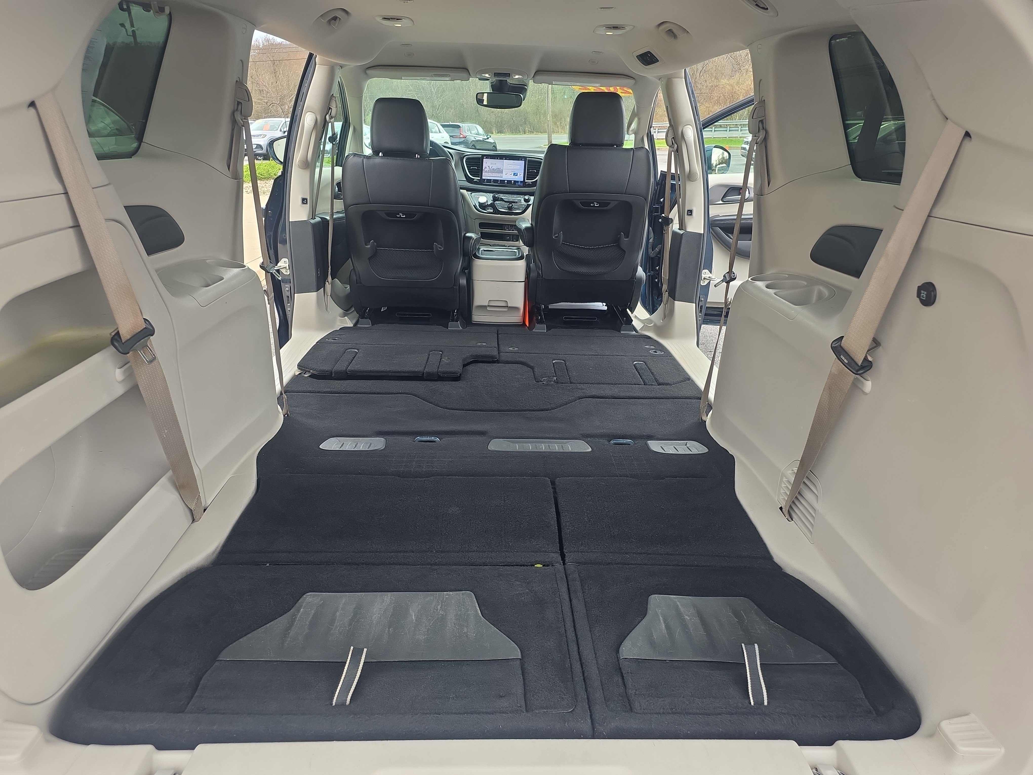 Used 2022 Chrysler Pacifica Touring-L image 20