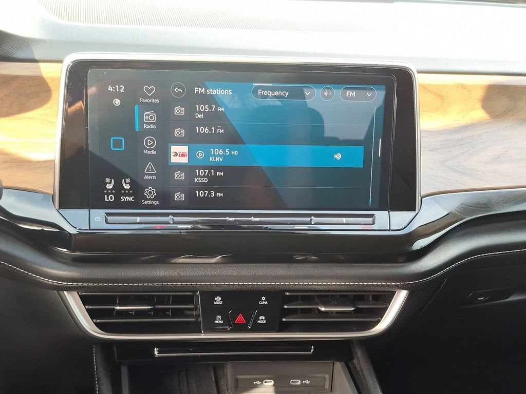 Used 2025 Volkswagen Atlas SE FWD image 19