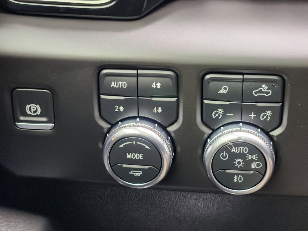 Certified 2025 GMC Sierra 3500 AT4 w/ AT4 Premium Plus Package image 21