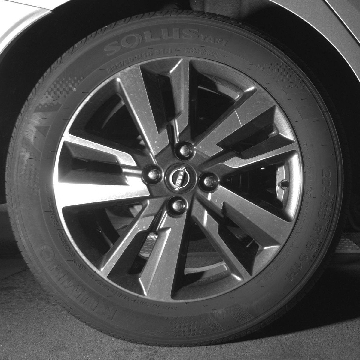 Used 2025 Nissan Versa SV image 15