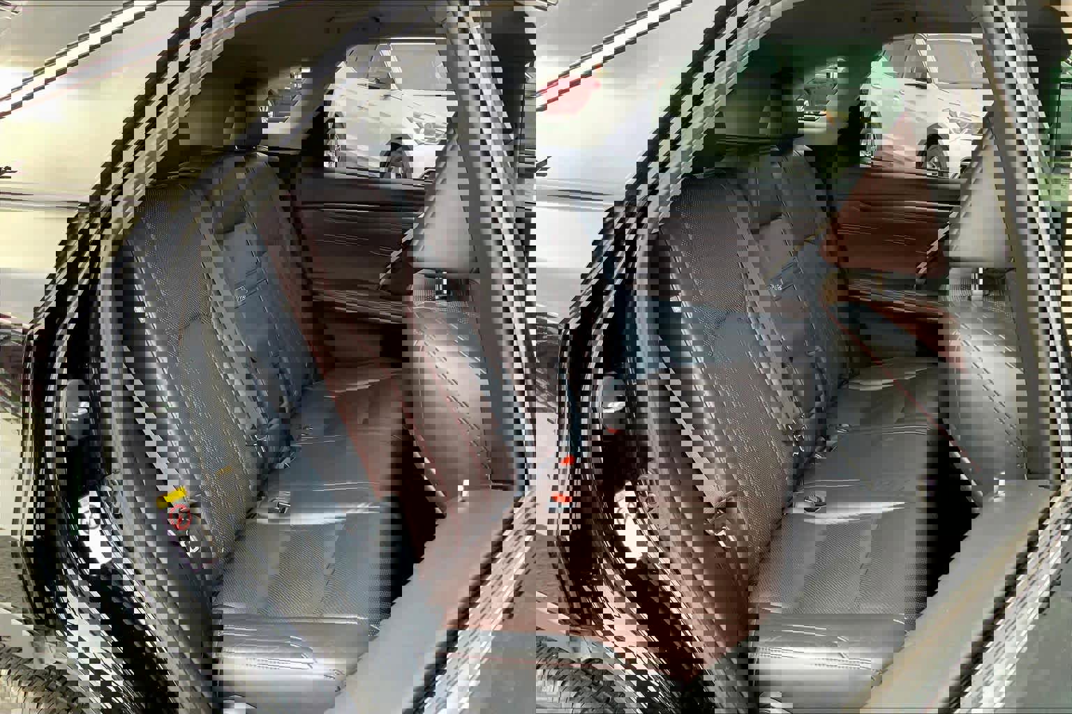 Used 2016 Lexus RX 450h AWD w/ Accessory Package image 18